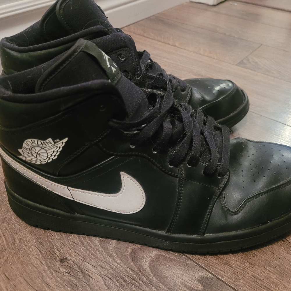 Air Jordan 1's Black and White